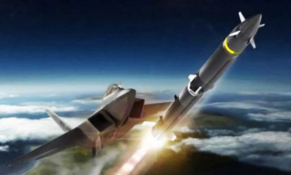 AIM-260 JATM: Διάδοχος ΑΙΜ-120 προ των πυλών - θα διατίθεται σε “Στρατηγικούς Συμμάχους”;